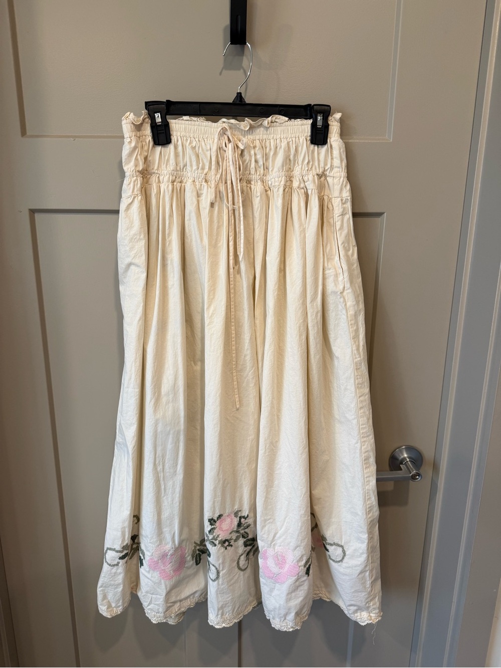 Sofie the Label Embroidered Set - Picture 4 of 8